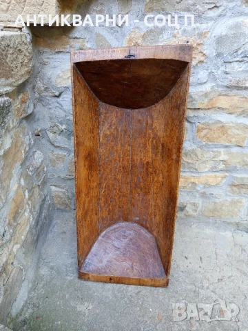 Старо Голямо Дървено Корито Нощва За Месене На Тесто.