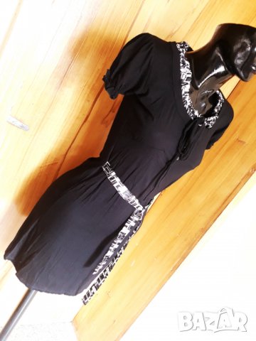 Черна къса еластична рокля с черно-бели връзки и яка С, снимка 2 - Рокли - 32888702
