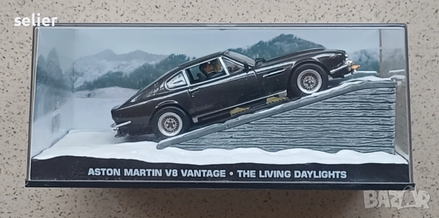 Колекционерски модел на Aston Martin V8 Vantage в мащаб 1:43, пресъздаващ емблематична сцена от филм