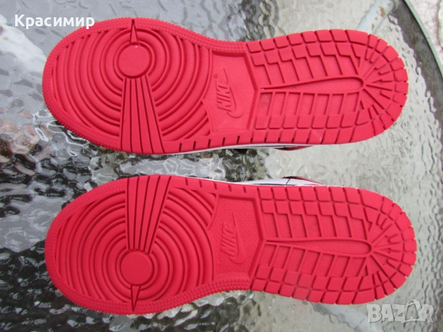 Маратонки Nike Air Jordan 1 Mid, снимка 11 - Детски маратонки - 52523506