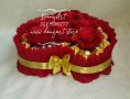 Сърце от червени рози и бонбони Ferrero Roche , снимка 3