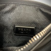 Дамска чанта Prada, снимка 5 - Чанти - 43779049