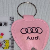 Дамски ключодържател AUDI сърце кожа много красив стилен дизайн 42376, снимка 4 - Други - 43622654