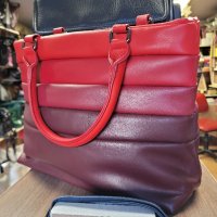 разкошна червена чанта/ бордо цвят преливаща ( НОВА), снимка 5 - Чанти - 43459419