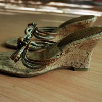 Летни дамски обувки – нови, имитация на корк, с платформа, беж, снимка 2 - Дамски ежедневни обувки - 27594353