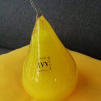 Декоративна стъклена круша марка IVV - Жълтa, снимка 2 - Статуетки - 44876963