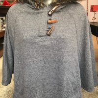 Широка блуза с качулка, снимка 2 - Блузи с дълъг ръкав и пуловери - 32585883