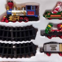 Голям Коледен влак с пушек, реалистични звуци и светлини,412см. релси в кръг, снимка 1 - Влакчета, самолети, хеликоптери - 37503965