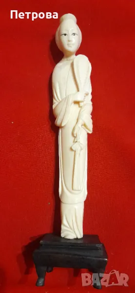 Красавица с огледало от слонова кост, снимка 1