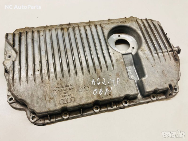 Картер за Audi Ауди А6 С6 2.4 бензин V6 177 коня BDW 06E103604G 2006, снимка 1