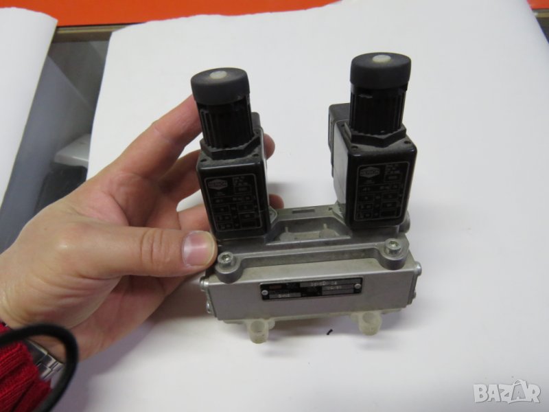 Пневматичен Разпределител HERION 5/2 2623000 1 - 10 атмосфери, захранване 230 волта пром.; 4,9 VA, снимка 1