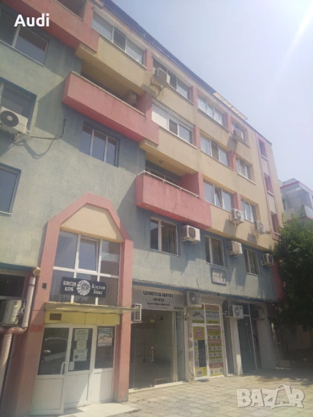 Собственик дава под наем офис в идеалния център на гр. Разград. Отличен потенциал и локация!  Бизнес, снимка 1