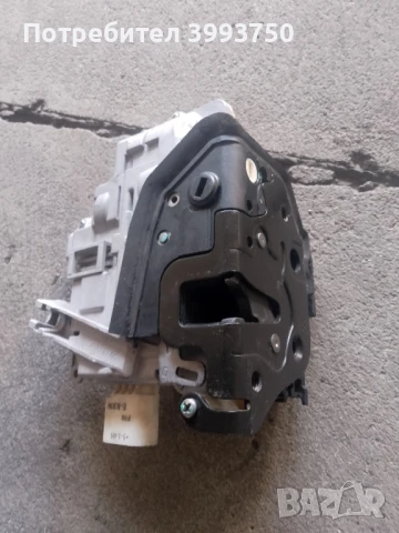 Брави за автомобили от ВАГ групата, снимка 6 - Части - 50815789