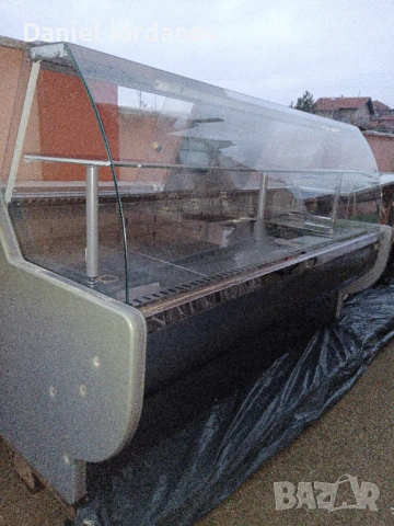 Хладилна витрина купувана чисто нова ползвана 7месеца, снимка 3 - Хладилни витрини и фризери - 53307631