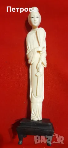 Красавица с огледало от слонова кост, снимка 1