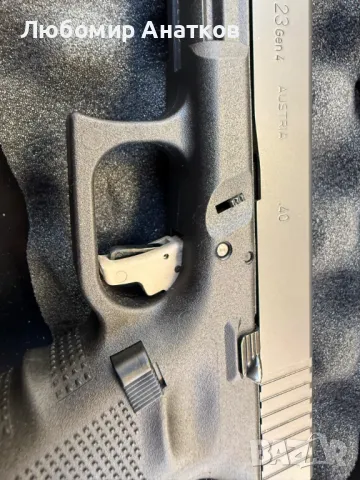 Продавам Glock 23 Gen 4 cal .40, снимка 3 - Бойно оръжие - 49583431