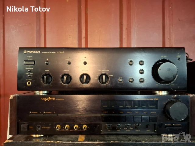 Продават се усилватели Pioneer и FineArts. 