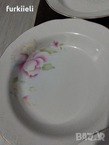 Български порцелан със златен кант , снимка 3 - Сервизи - 52354436