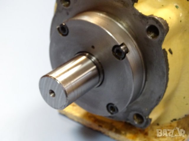 Хидравлична помпа пластинчата Г12-25АМ 6.3МПА, снимка 4 - Резервни части за машини - 38890041