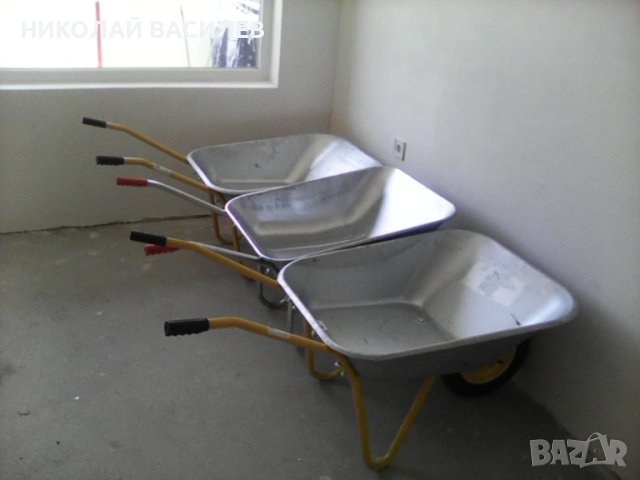 Градинска    и    строителна    /   количка   .