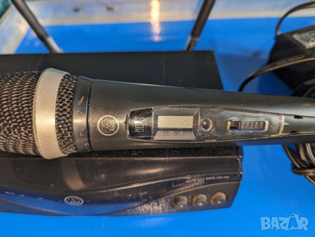 AKG WMS450 Безжична микрофонна система, снимка 2 - Други - 44011011