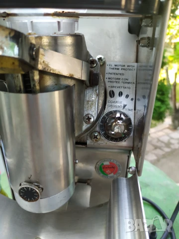 Професионална кафе мелачка Eureca Mythos с механизъм за пресоване ., снимка 9 - Кафе машини - 50800163