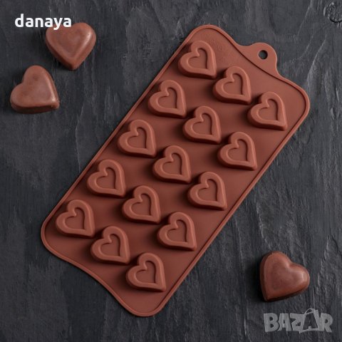 2212 Силиконова форма за шоколадови бонбони и лед Сърчица