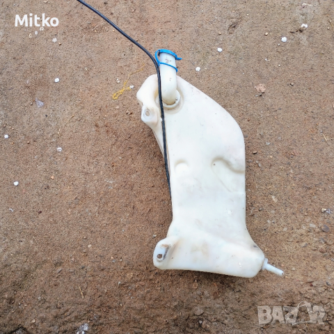 Казанче Чистачки - Стъкло Миещо За Ауди 80 Б4 Седан / Audi 80 B4 Sedan, снимка 2 - Части - 44898100