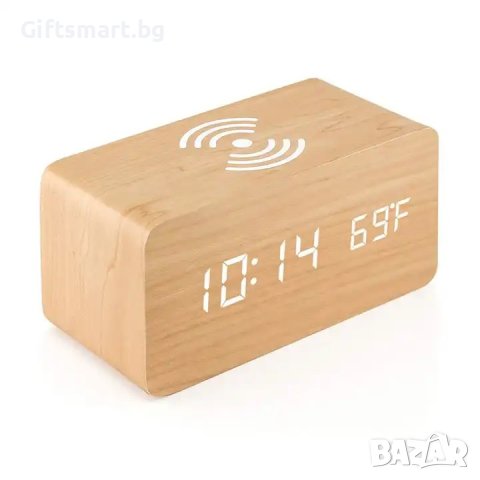 Дървен LED часовник с безжично зарядно и термометър
