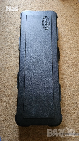 Продавам куфар(кейс) за електрическа китара