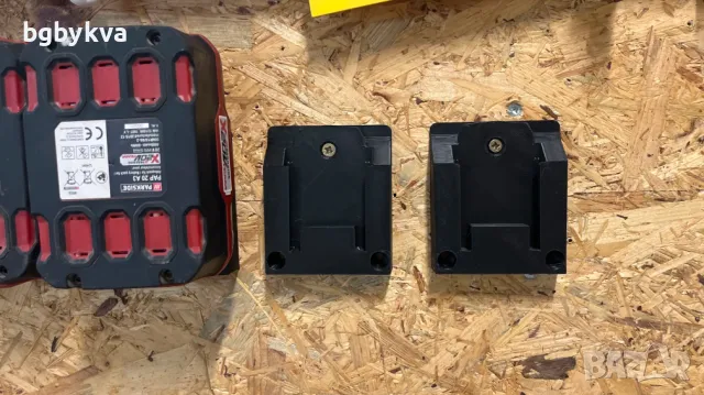 Стойки за стена за батерии и машини Parkside x20v, снимка 2 - Бормашини - 48912972