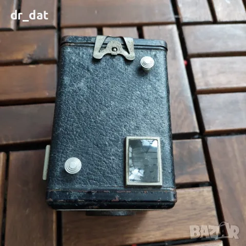 Фотоапарат Brownie by Kodak, снимка 2 - Антикварни и старинни предмети - 50351948