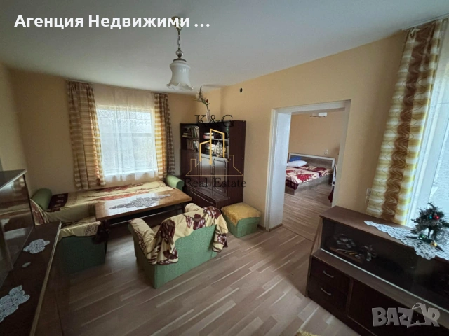 Едноетажна къща в гр. Завет