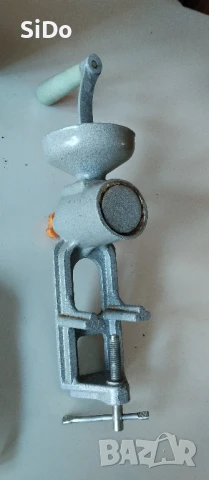 Ръчна Мелничка за кафе,чер пипер ръчна БГ от 1982г, снимка 4 - Други - 50666063