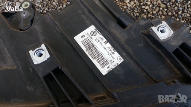 десен фар WV Transporter T6, снимка 2 - Части - 44112518