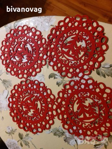 Коледни подложки за хранене червени 4БРОЯ, снимка 2 - Покривки за маси - 43355324