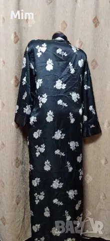 L/2XL Черен сатенен халат на цветя , снимка 3 - Нощници - 48925176