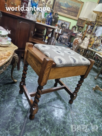 Прекрасна антикварна английска дървена табуретка стол за пиано , снимка 5 - Антикварни и старинни предмети - 52322549