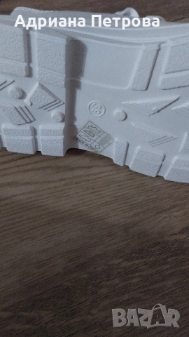 Продавам чисто нови кец маратонка, снимка 3 - Маратонки - 51669988