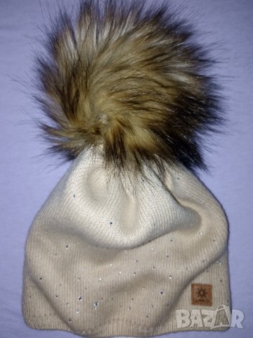 Woolk- Нова дамска зимна шапка с помпон и камъчета , снимка 3 - Шапки - 38334725