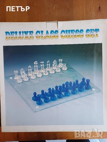 Шах фигури от стъкло игрално поле 38х38 Цар 7.5 см .пешки 4 см чисто нов не е играно със него  