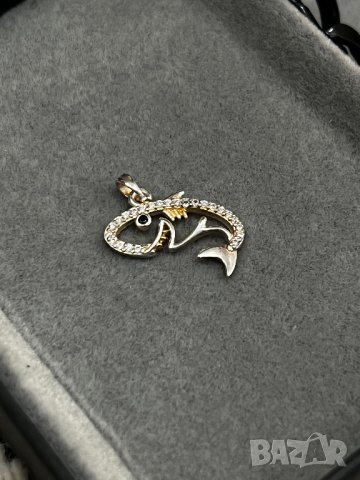 Сребърна висулка акула, снимка 1 - Колиета, медальони, синджири - 43840203
