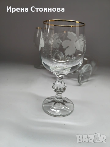 5 броя кристални чаши за вино Bohemia. Златен, плътен кант и гравюра с гроздов декор, снимка 7 - Чаши - 53390477
