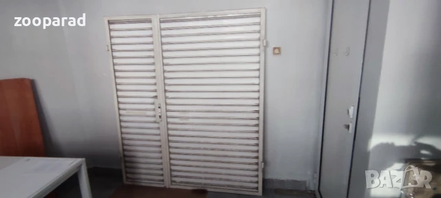 Продавам защитна решетка тип "Щора". Използвана! Размери: Рамка Винкел 153 х h 169см;