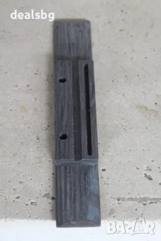 Бридж , мост, струнник за класическа китара