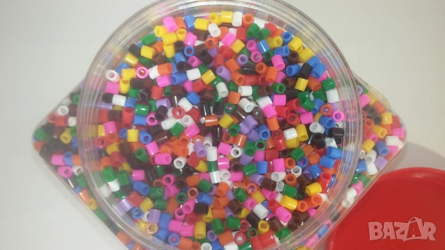 Pyssla мъниста от IKEA - пълен буркан/кутия, снимка 2 - Бижутерийни комплекти - 51815283