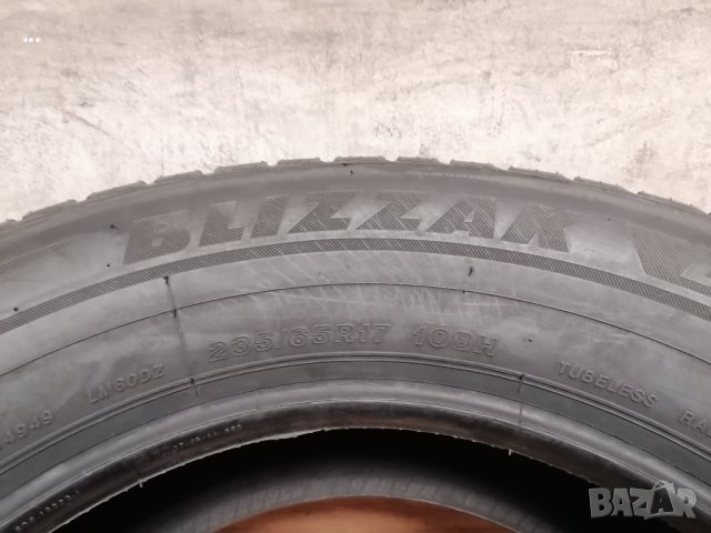 1 бр. 235/65/17 Bridgestone / зимна гума джип SUV, снимка 3 - Гуми и джанти - 43288432