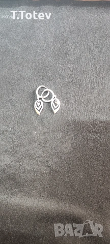 Златни дамски обеци - Бяло злато 14к, снимка 3 - Обеци - 53451409