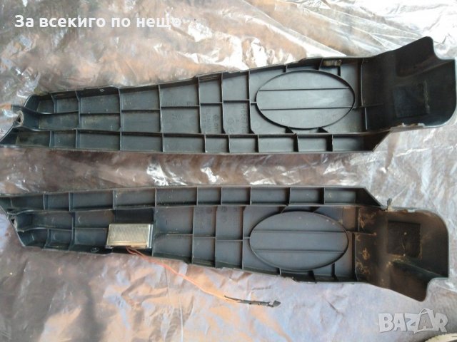 Поддържащите пластмаси на багажната кора за Голф 3, снимка 2 - Части - 28781055