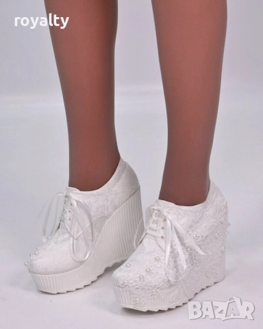 Обувки на платформа - бели, снимка 2 - Дамски елегантни обувки - 52074082